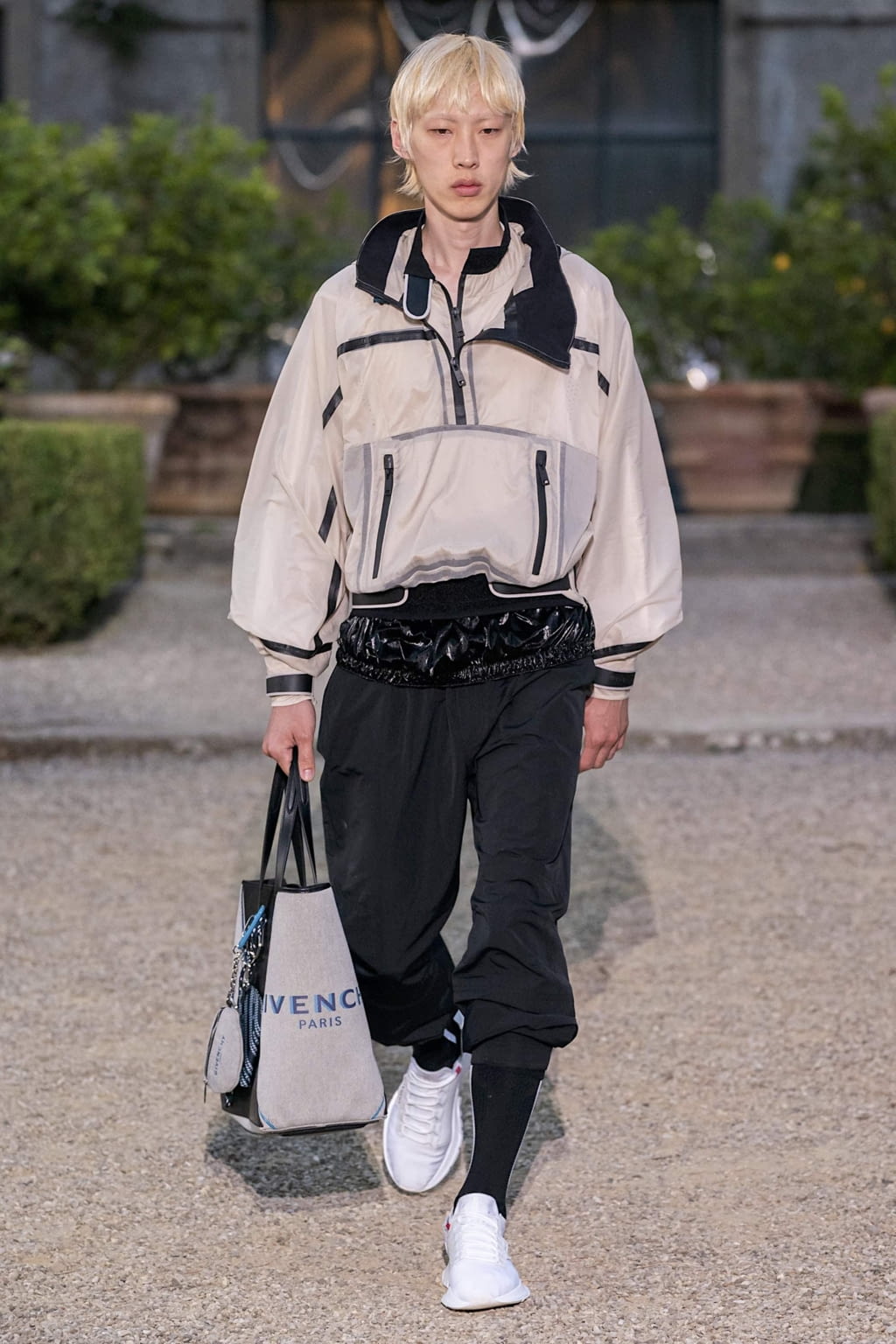 Fashion Week Florence Spring/Summer 2020 look 33 from the Givenchy collection menswear