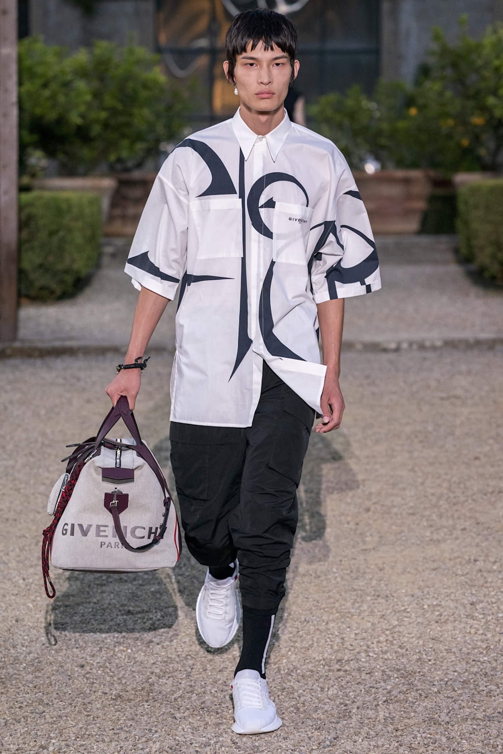 Fashion Week Florence Spring/Summer 2020 look 37 de la collection Givenchy menswear