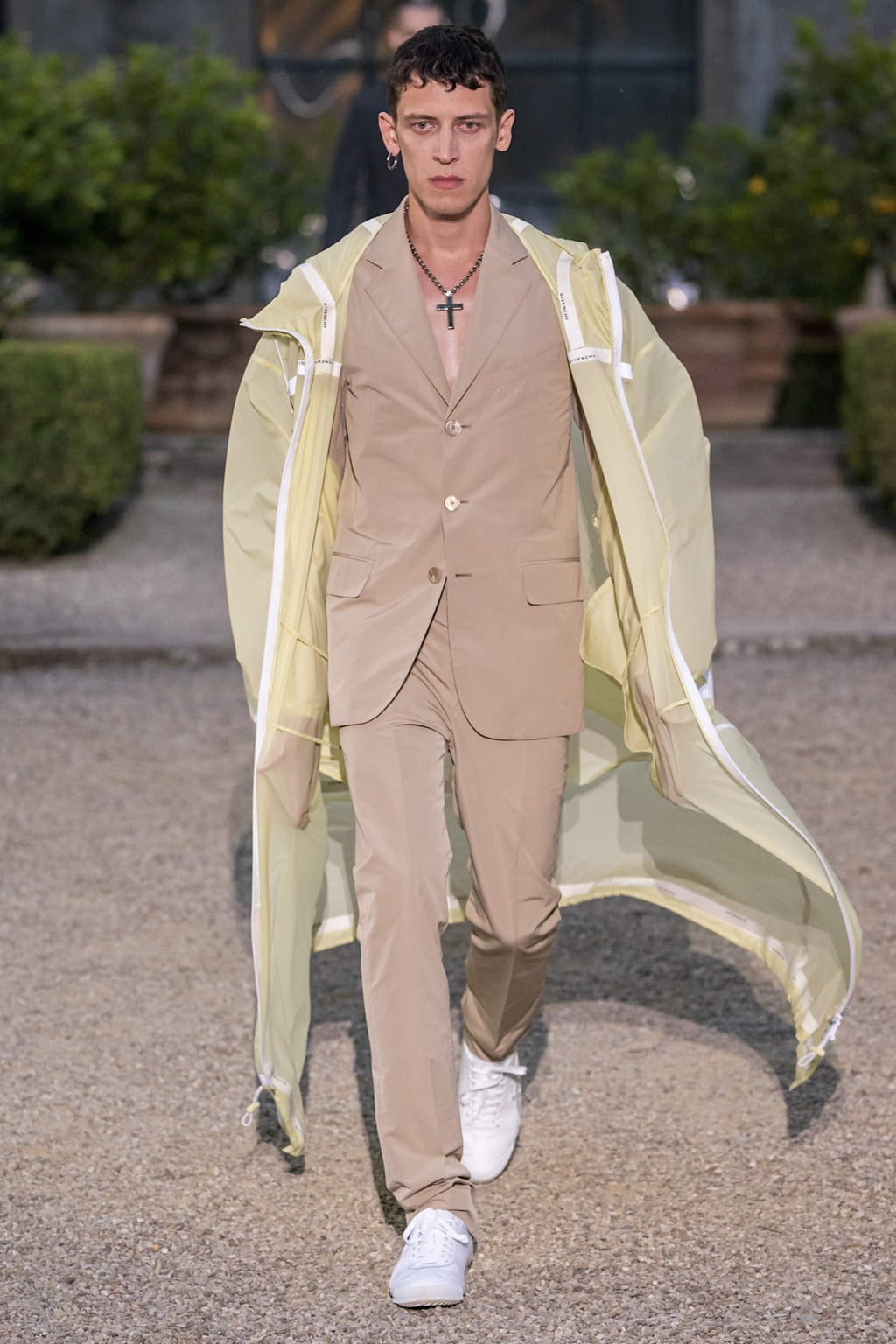 Fashion Week Florence Spring/Summer 2020 look 40 from the Givenchy collection menswear