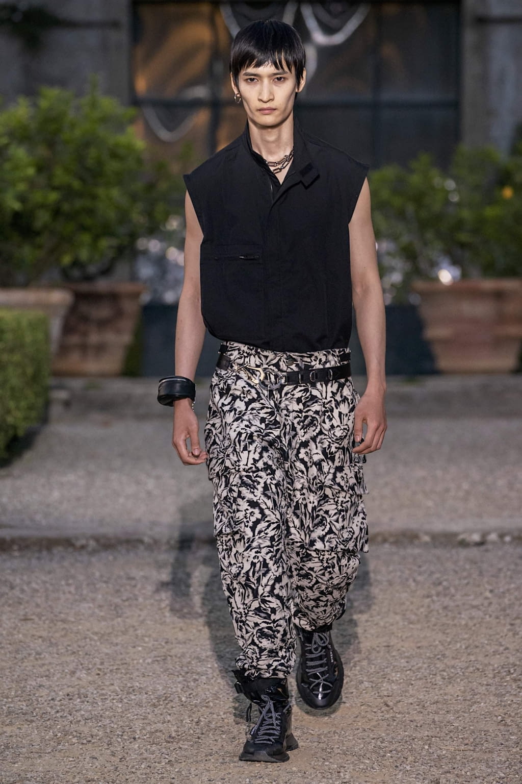 Fashion Week Florence Spring/Summer 2020 look 51 from the Givenchy collection menswear