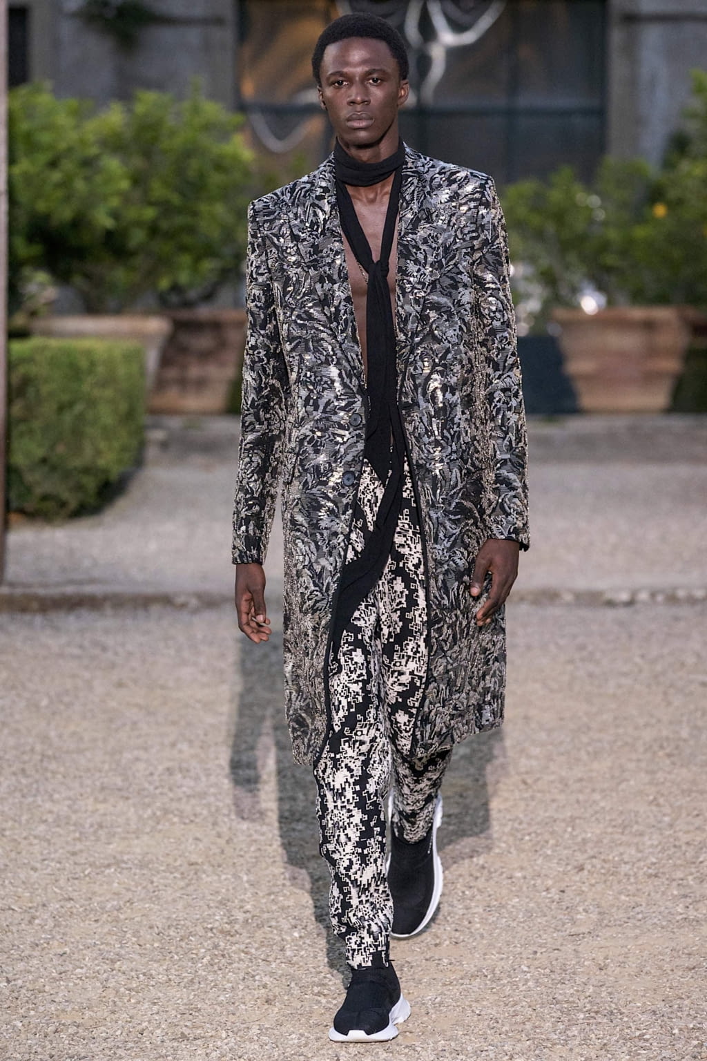 Fashion Week Florence Spring/Summer 2020 look 52 from the Givenchy collection menswear