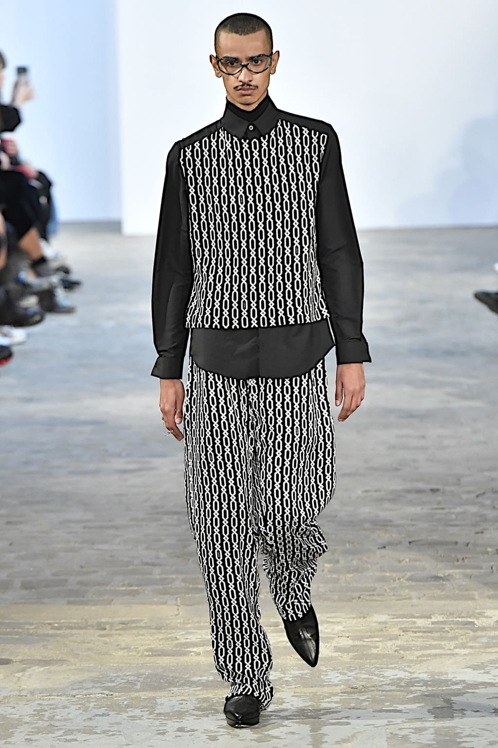 Fashion Week Paris Fall/Winter 2020 look 5 from the GmbH collection menswear