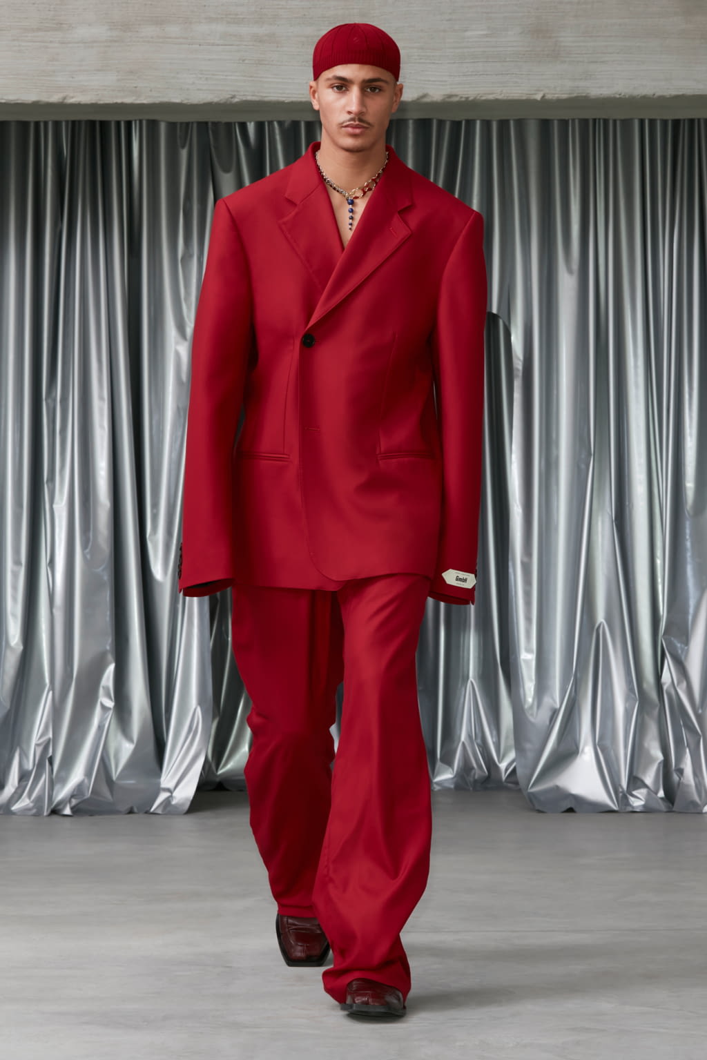 Fashion Week Paris Fall/Winter 2022 look 2 from the GmbH collection 男装