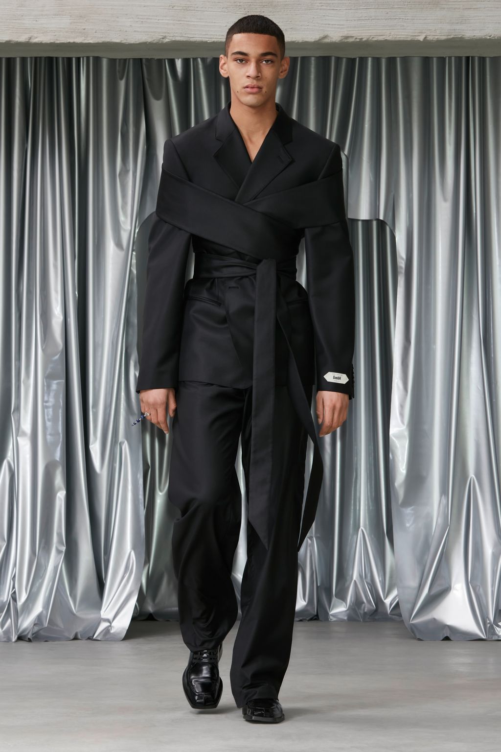 Fashion Week Paris Fall/Winter 2022 look 4 from the GmbH collection menswear