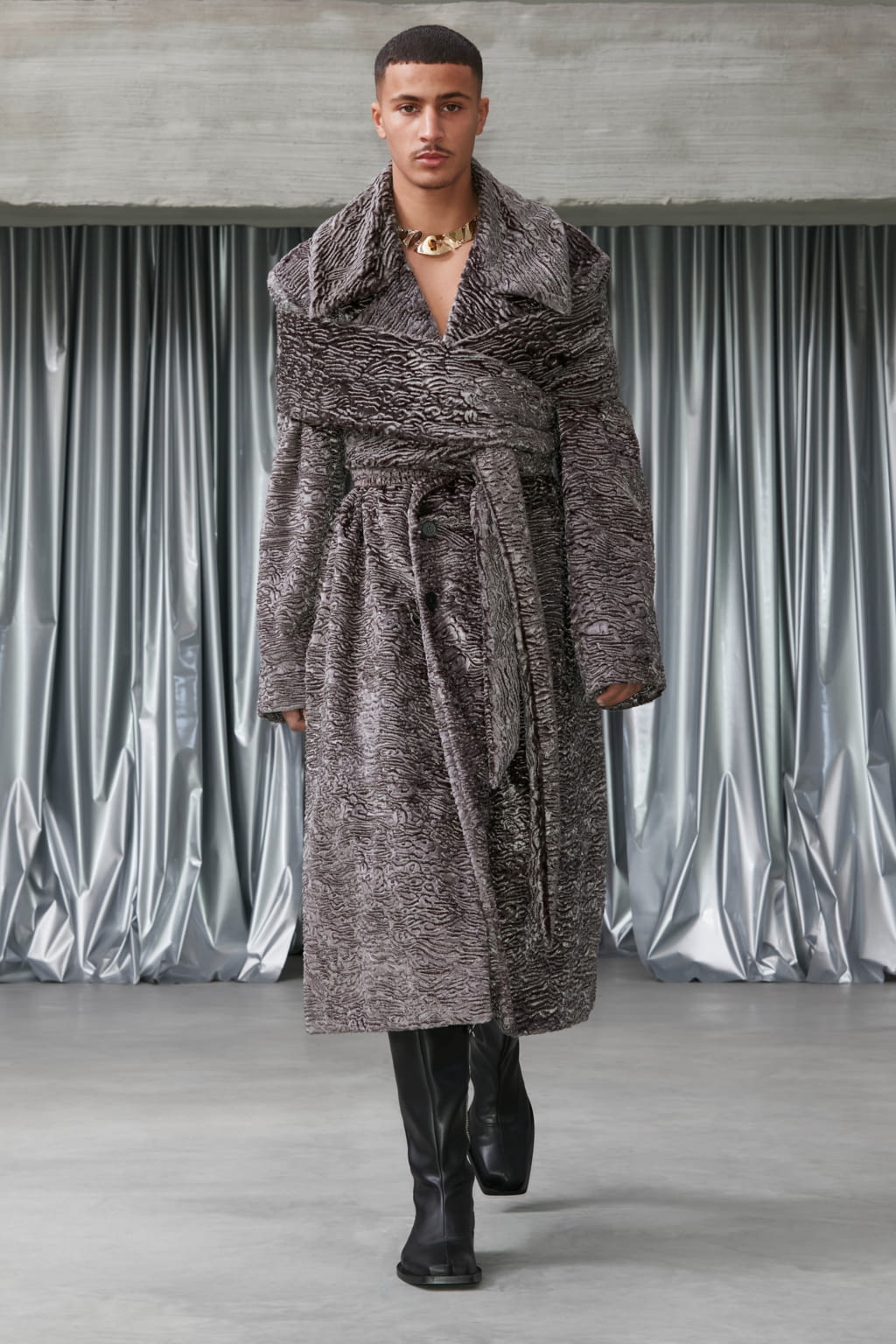 Fashion Week Paris Fall/Winter 2022 look 11 from the GmbH collection 男装