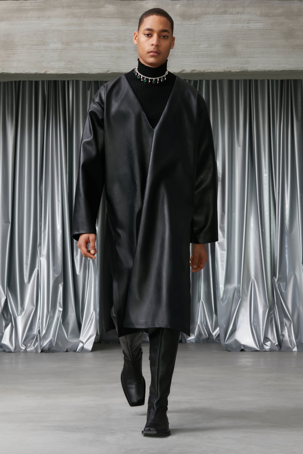 Fashion Week Paris Fall/Winter 2022 look 13 from the GmbH collection menswear