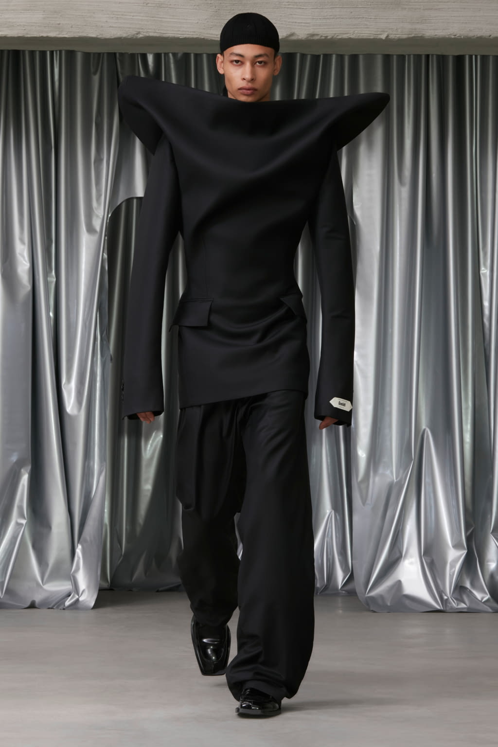 Fashion Week Paris Fall/Winter 2022 look 14 from the GmbH collection 男装