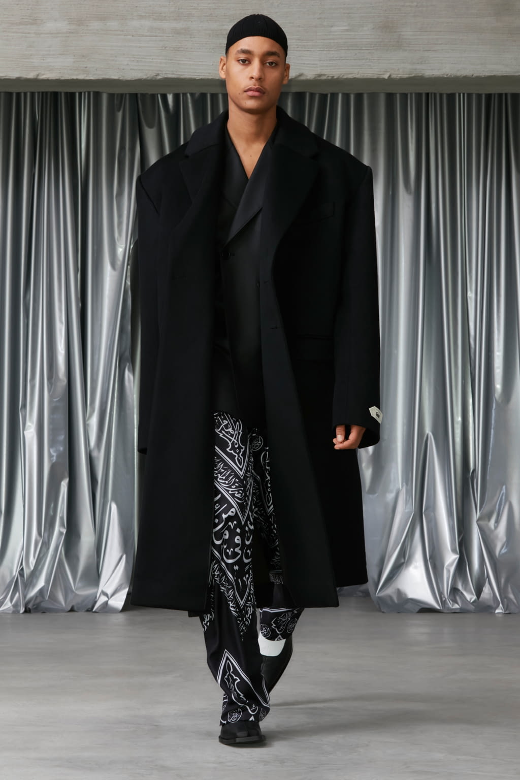 Fashion Week Paris Fall/Winter 2022 look 18 from the GmbH collection menswear