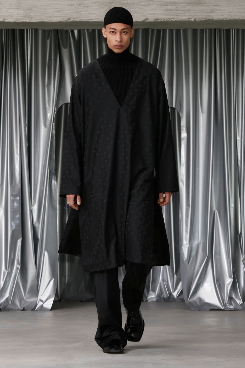 Fashion Week Paris Fall/Winter 2022 look 21 from the GmbH collection menswear