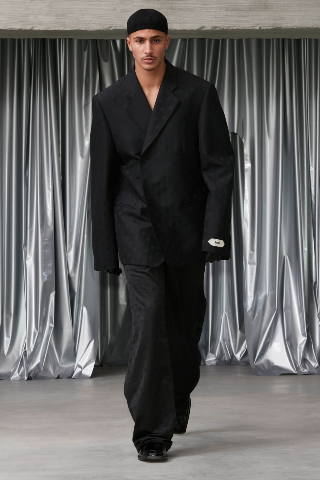 Fashion Week Paris Fall/Winter 2022 look 22 from the GmbH collection menswear