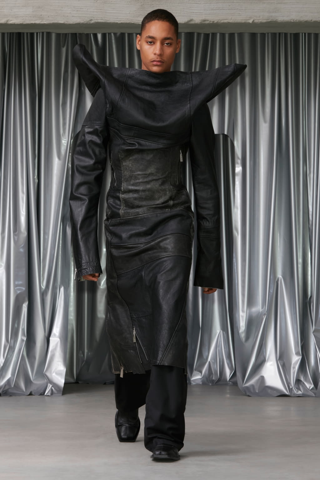 Fashion Week Paris Fall/Winter 2022 look 26 from the GmbH collection menswear