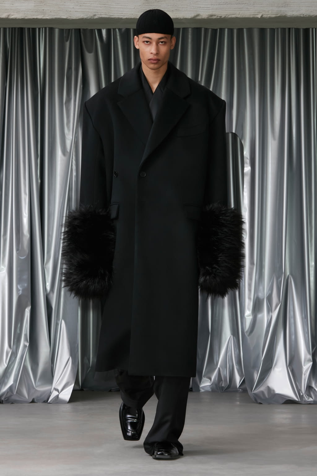 Fashion Week Paris Fall/Winter 2022 look 32 from the GmbH collection menswear