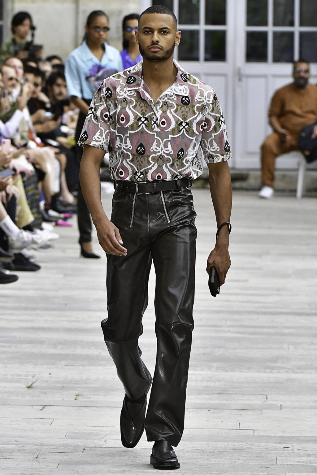 Fashion Week Paris Spring/Summer 2020 look 22 from the GmbH collection 男装