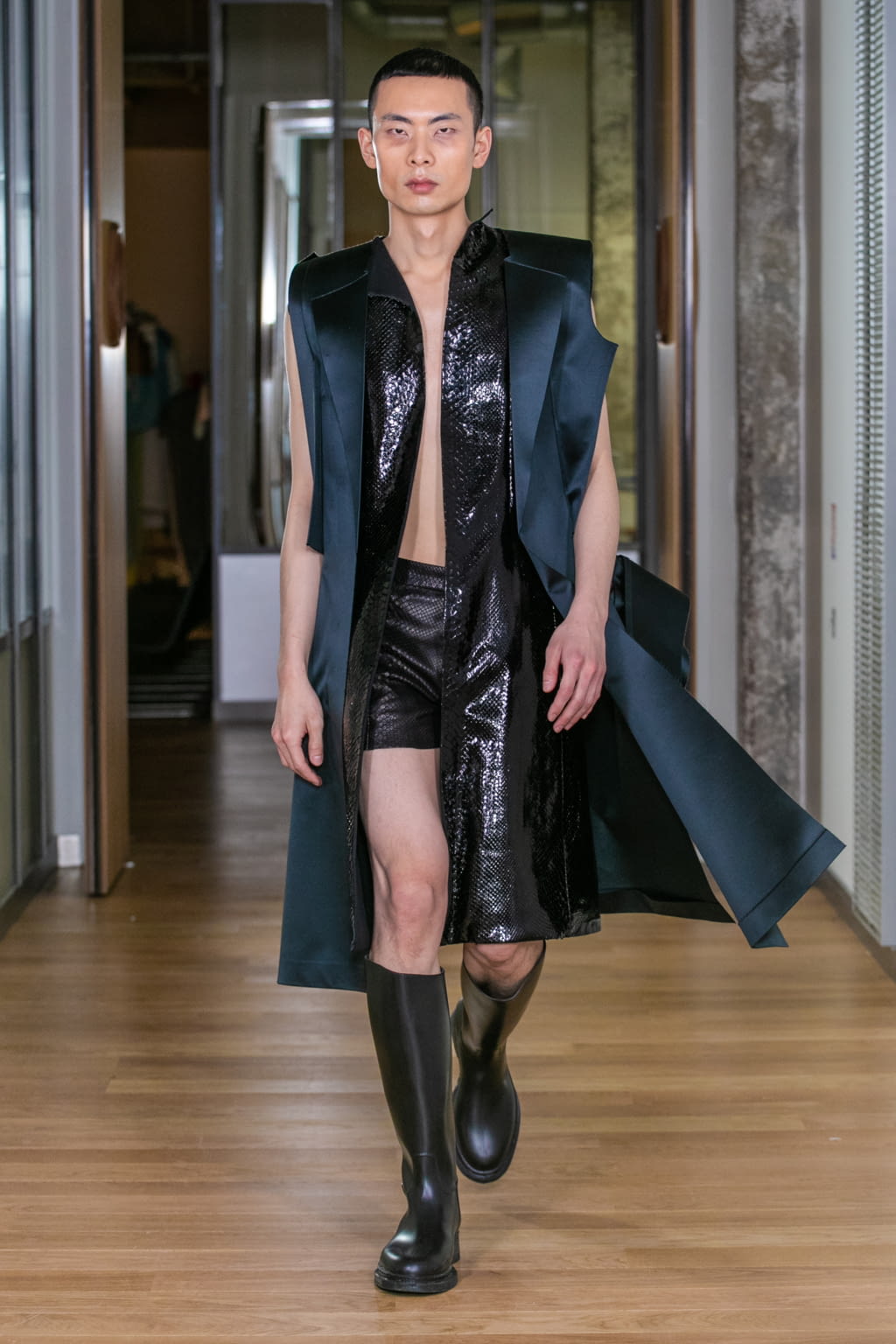 Fashion Week Paris Fall/Winter 2021 look 52 from the IFM PARIS collection womenswear