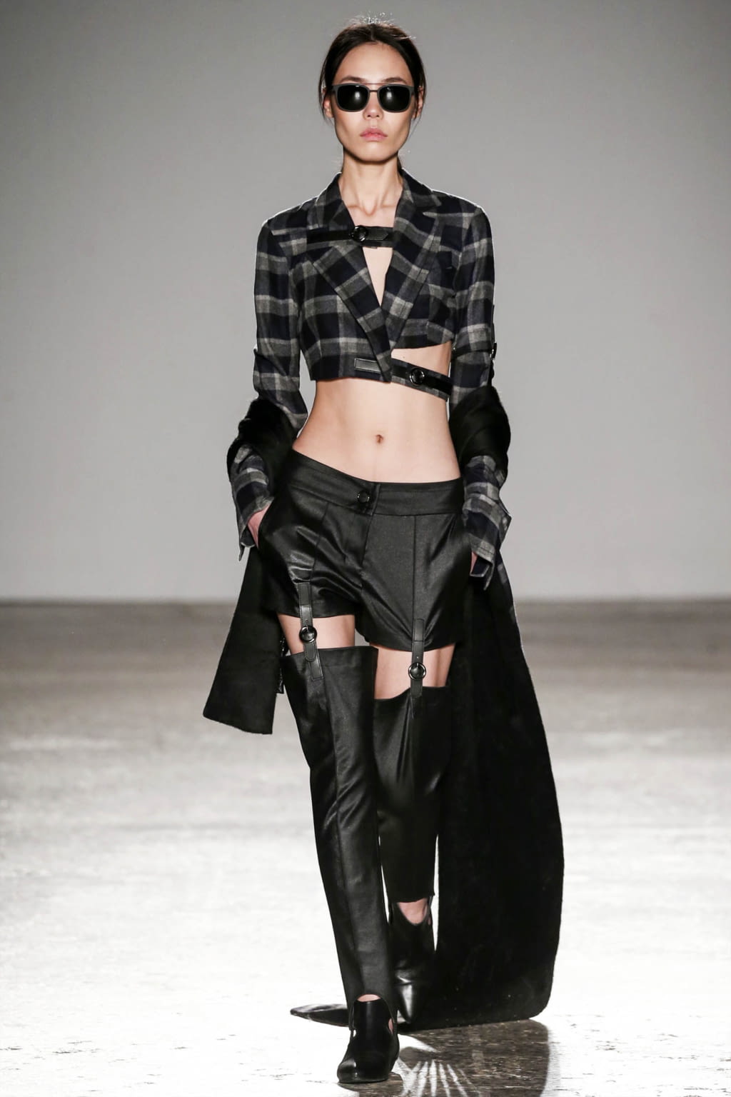 Fashion Week Milan Fall/Winter 2017 look 14 from the Grinko collection womenswear