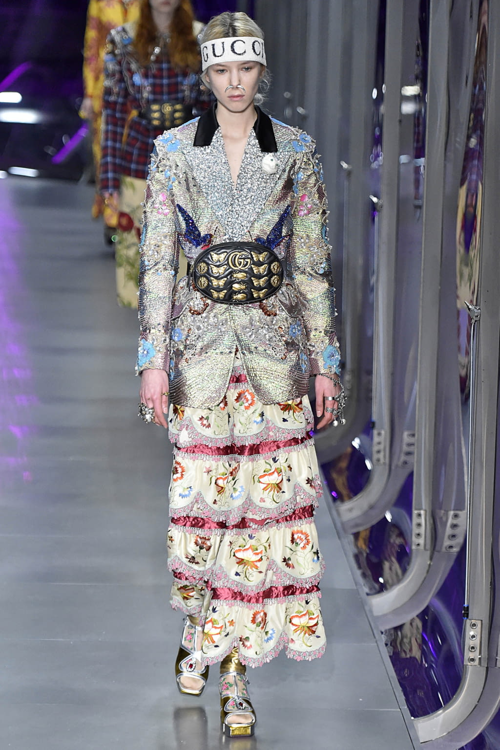 Fashion Week Milan Fall/Winter 2017 look 2 from the Gucci collection womenswear