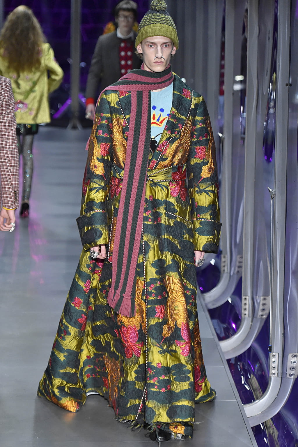 Fashion Week Milan Fall/Winter 2017 look 13 from the Gucci collection 女装