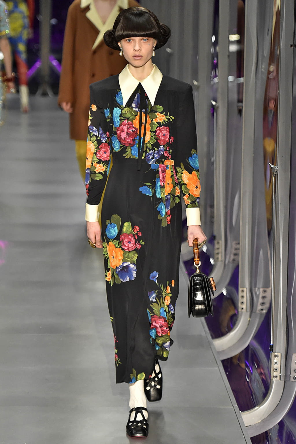 Fashion Week Milan Fall/Winter 2017 look 38 from the Gucci collection 女装