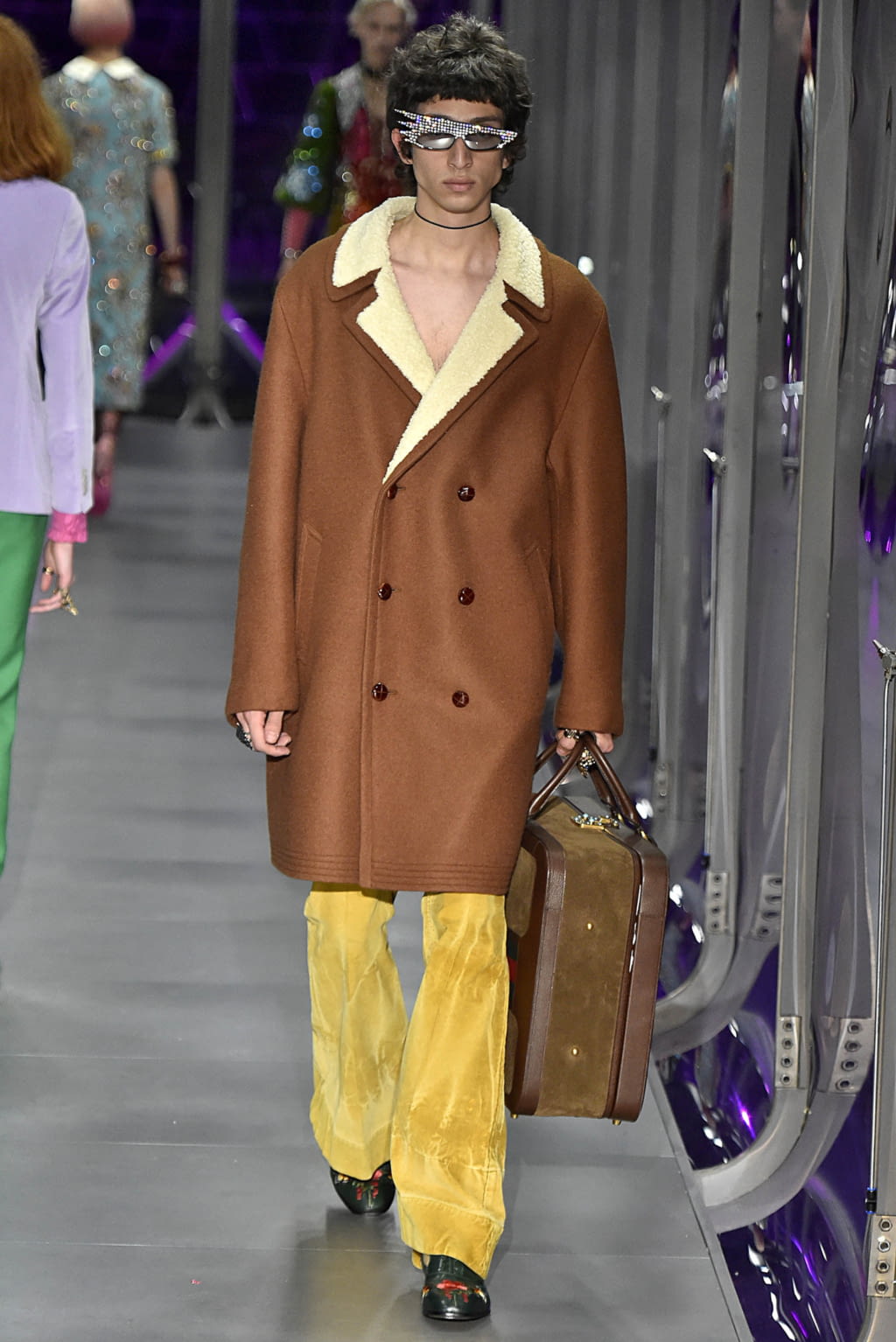 Fashion Week Milan Fall/Winter 2017 look 39 from the Gucci collection womenswear