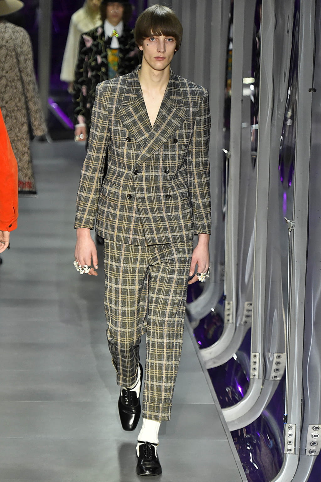 Fashion Week Milan Fall/Winter 2017 look 95 from the Gucci collection womenswear