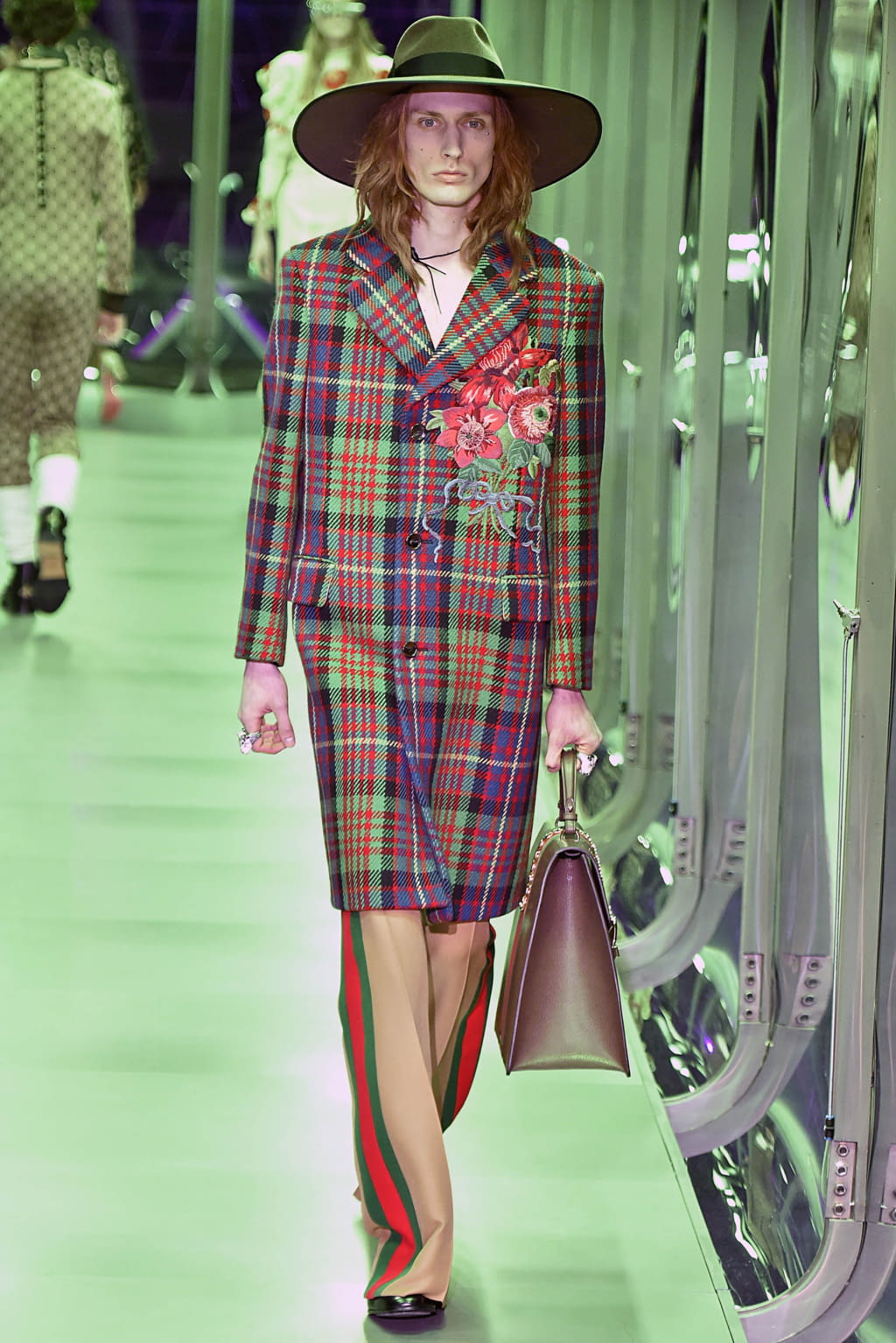 Fashion Week Milan Fall/Winter 2017 look 111 from the Gucci collection womenswear
