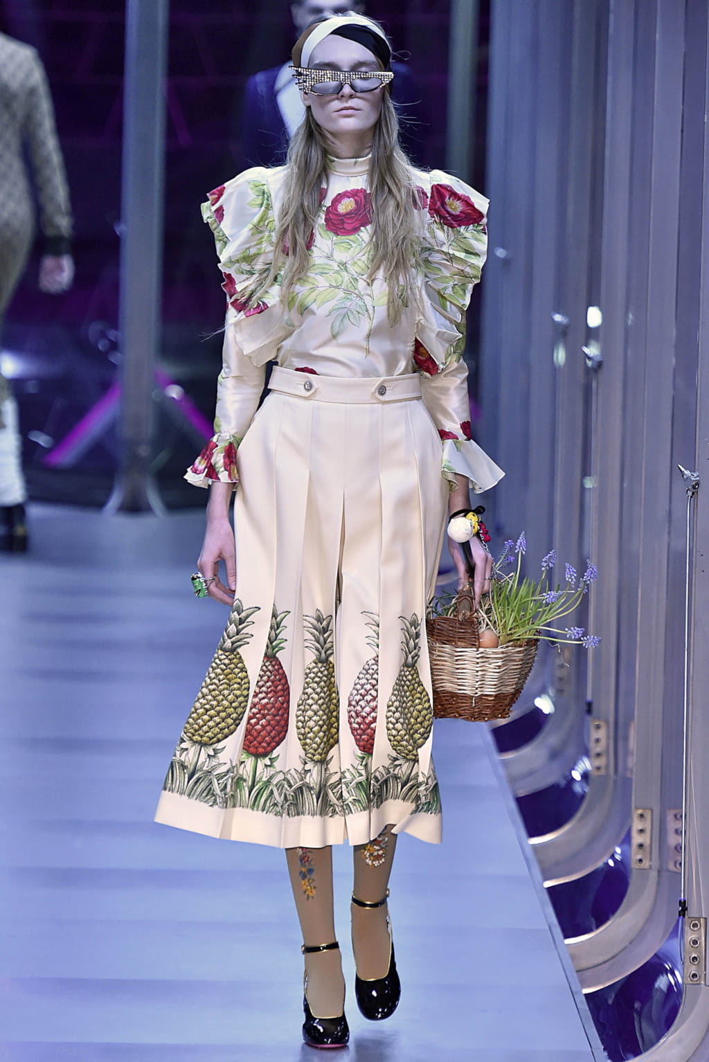 Fashion Week Milan Fall/Winter 2017 look 112 from the Gucci collection womenswear