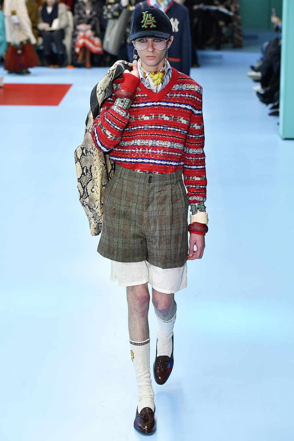 Fashion Week Milan Fall/Winter 2018 look 4 from the Gucci collection menswear