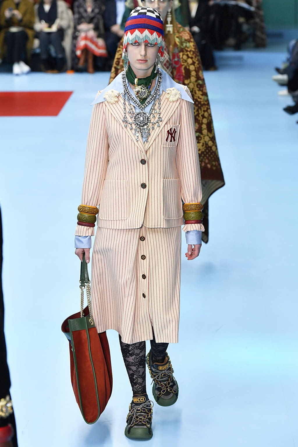 Fashion Week Milan Fall/Winter 2018 look 69 from the Gucci collection 女装