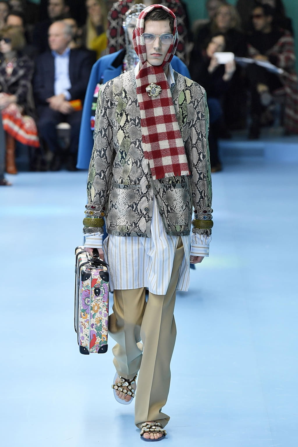Fashion Week Milan Fall/Winter 2018 look 32 from the Gucci collection menswear