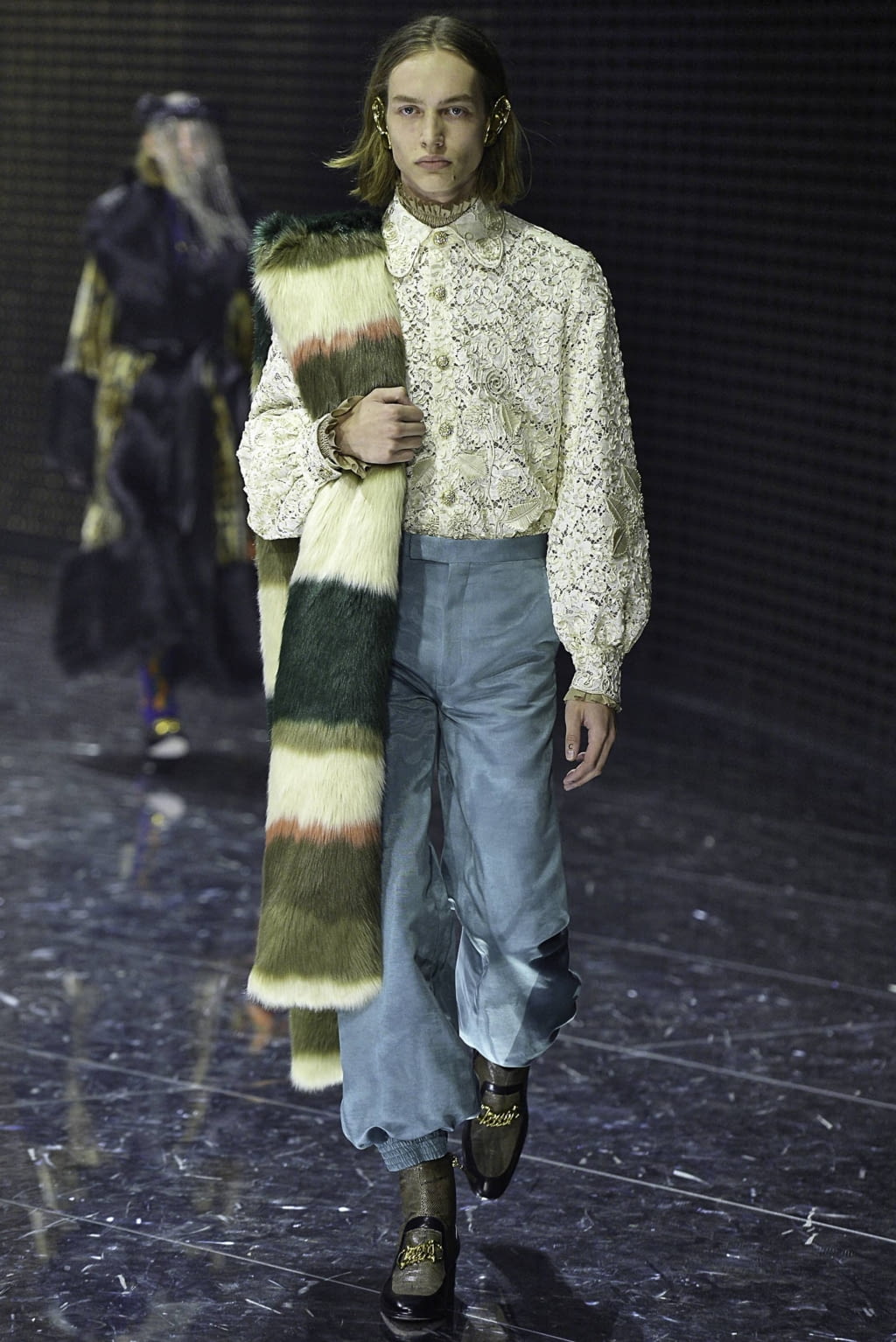 Fashion Week Milan Fall/Winter 2019 look 24 from the Gucci collection 女装