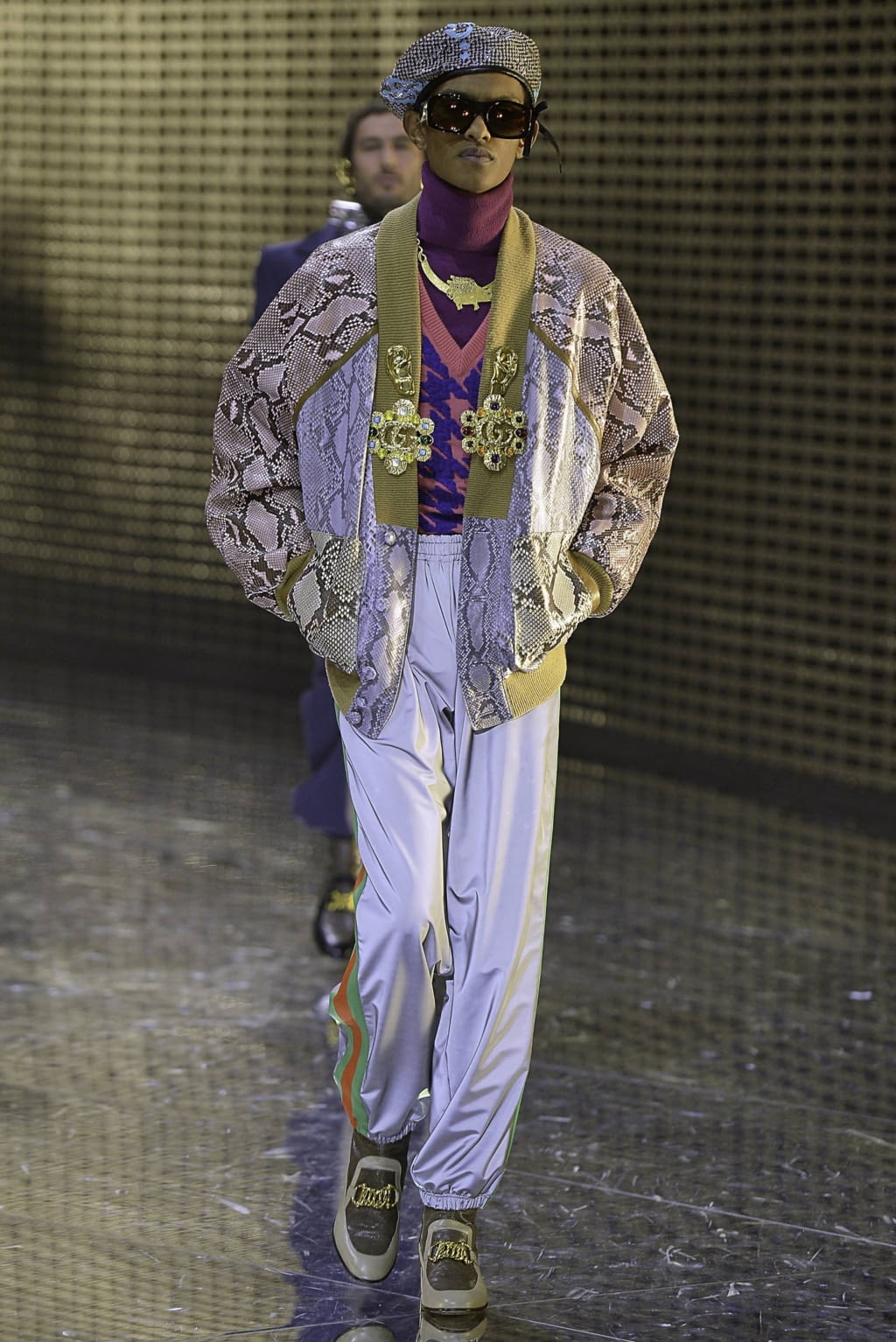 Fashion Week Milan Fall/Winter 2019 look 45 from the Gucci collection 女装