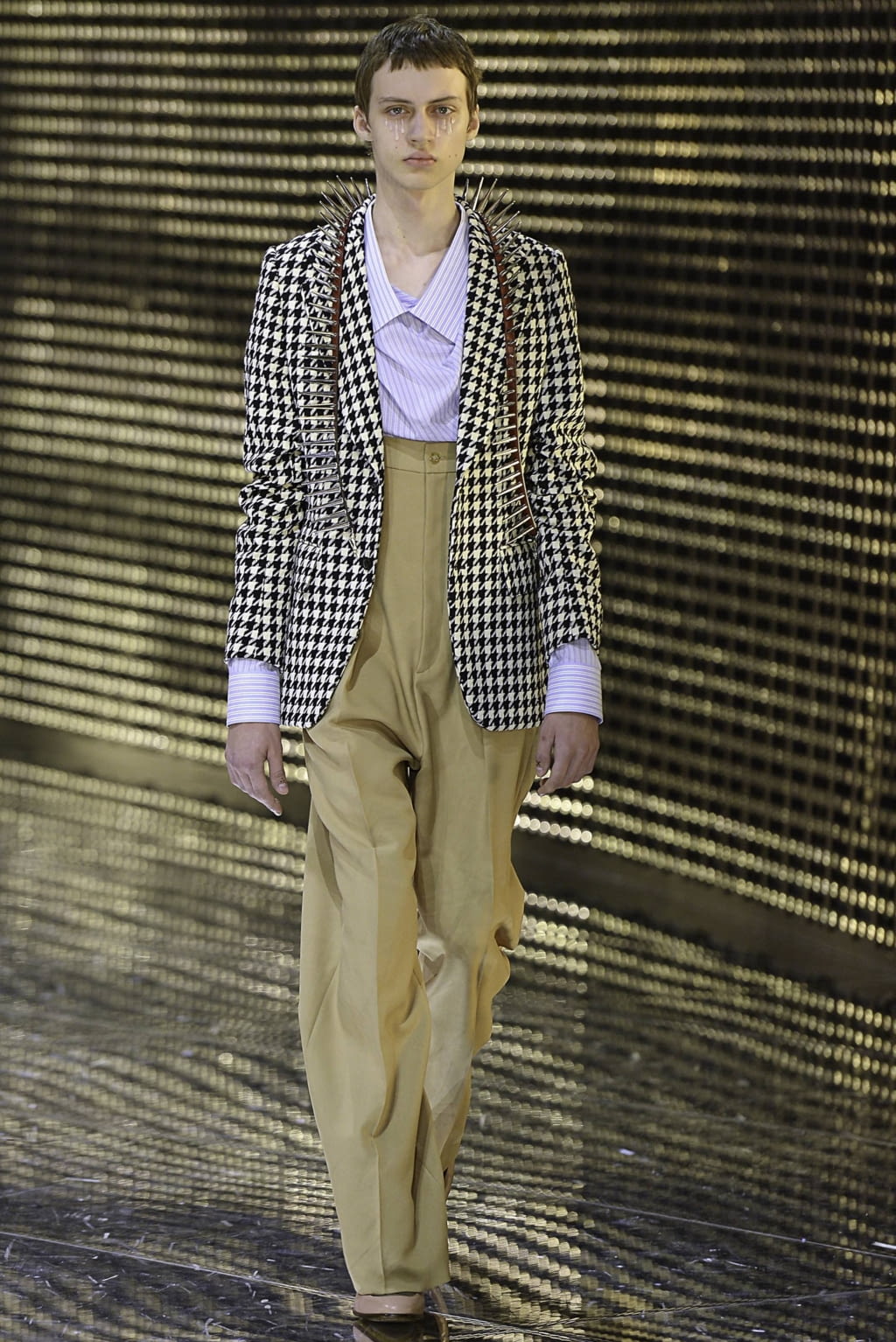 Fashion Week Milan Fall/Winter 2019 look 72 from the Gucci collection 男装