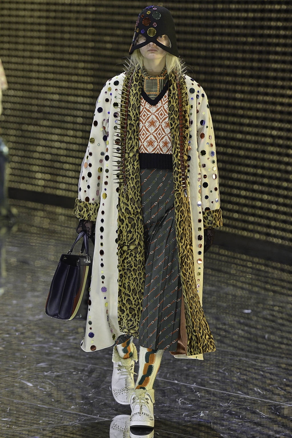 Fashion Week Milan Fall/Winter 2019 look 84 from the Gucci collection womenswear
