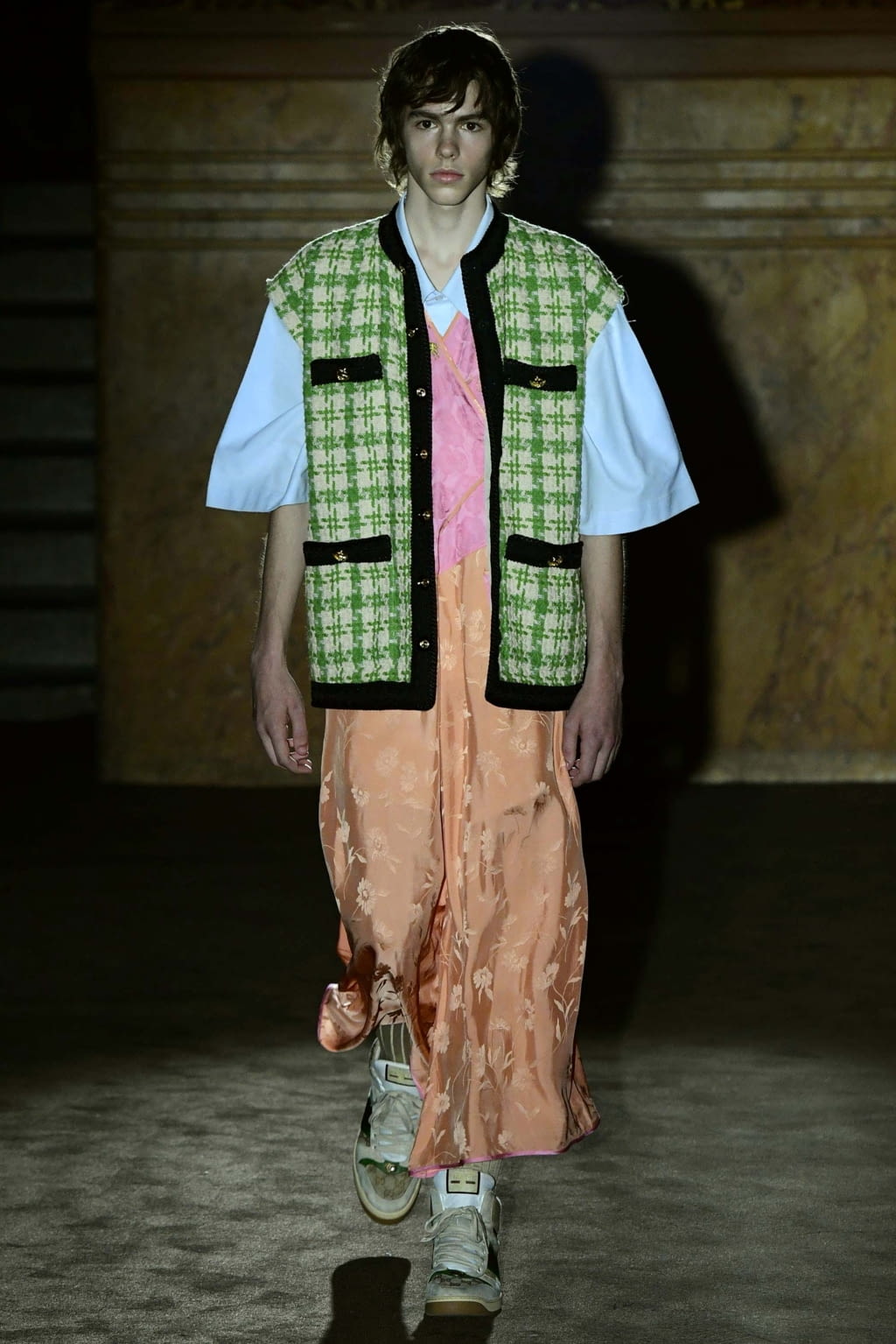 Fashion Week Paris Spring/Summer 2019 look 9 from the Gucci collection menswear