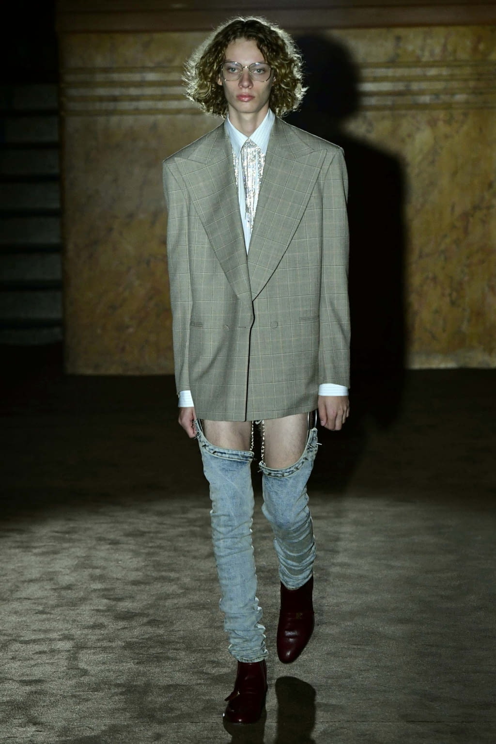 Fashion Week Paris Spring/Summer 2019 look 12 from the Gucci collection menswear