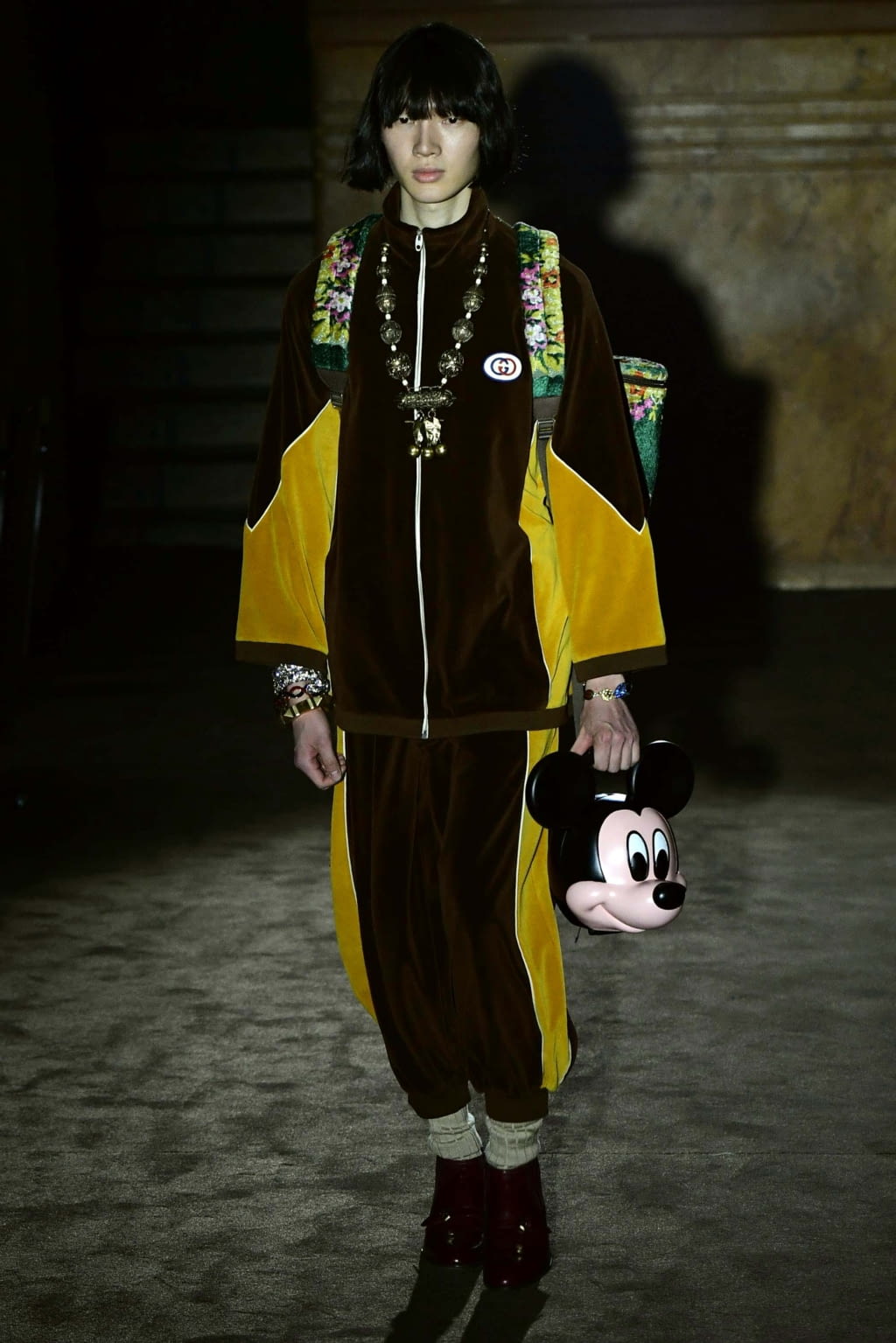 Fashion Week Paris Spring/Summer 2019 look 18 from the Gucci collection menswear