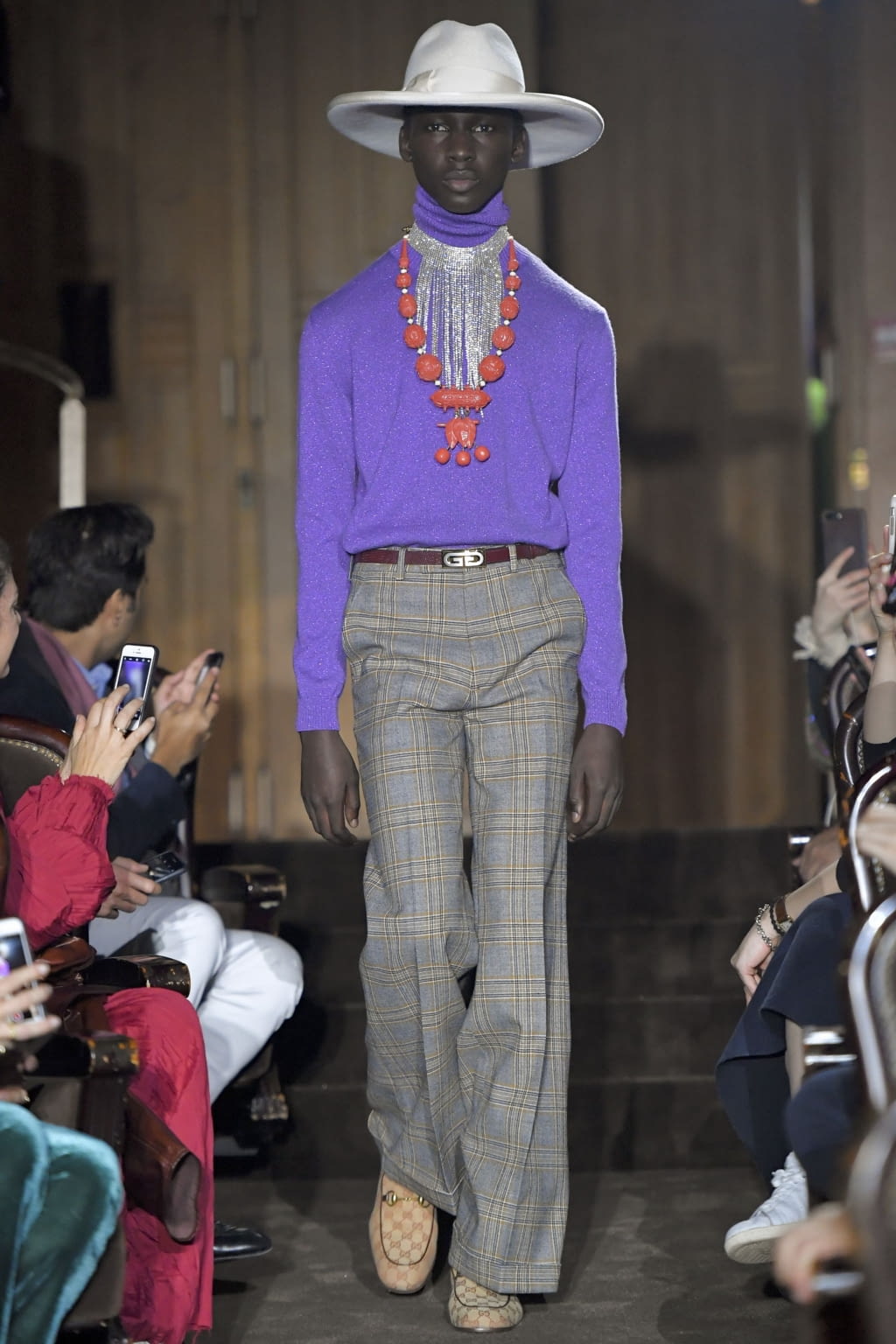 Fashion Week Paris Spring/Summer 2019 look 49 from the Gucci collection menswear
