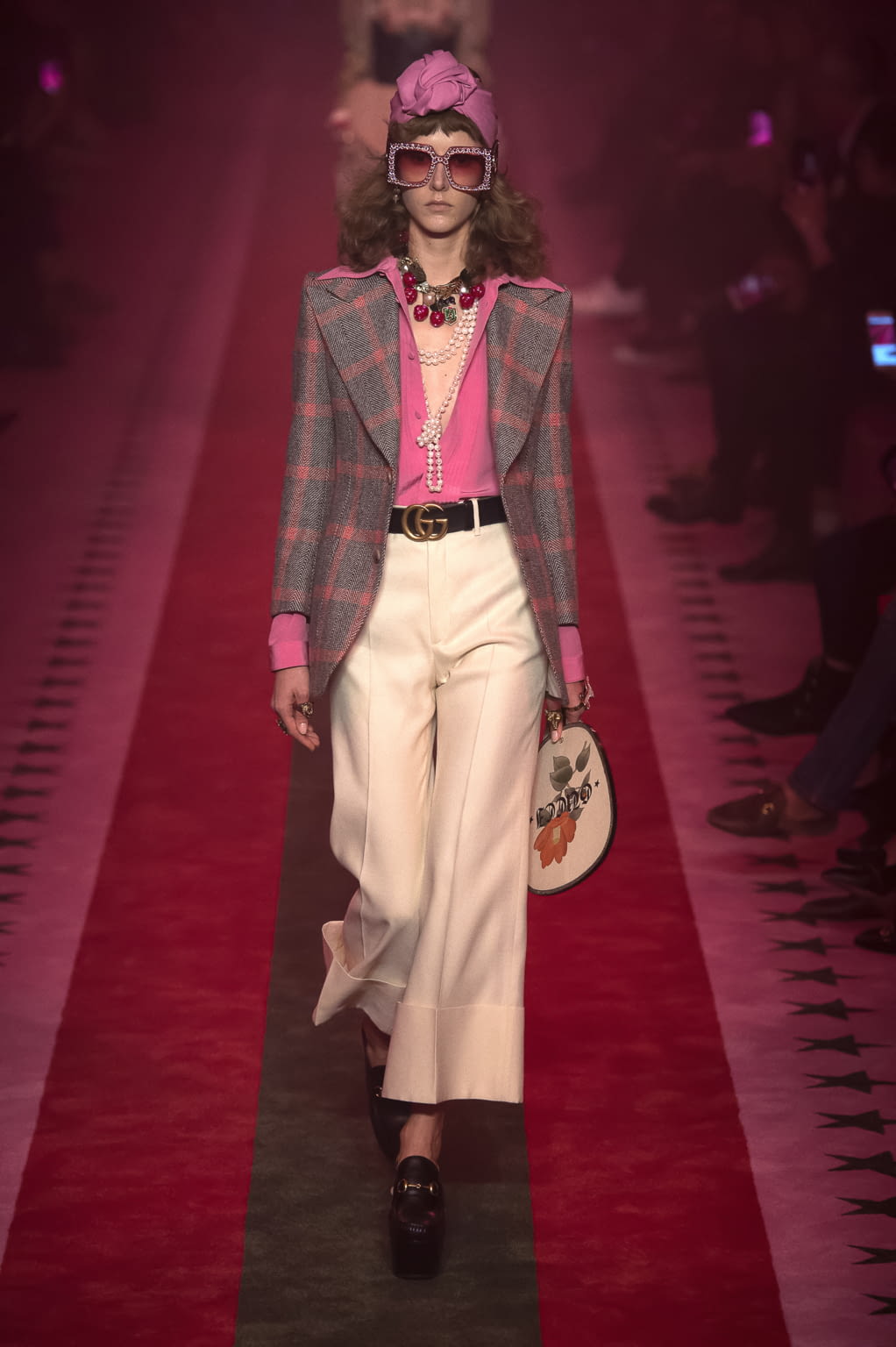 Fashion Week Milan Spring/Summer 2017 look 1 from the Gucci collection womenswear