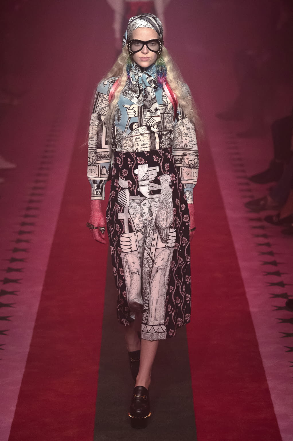 Fashion Week Milan Spring/Summer 2017 look 73 from the Gucci collection womenswear