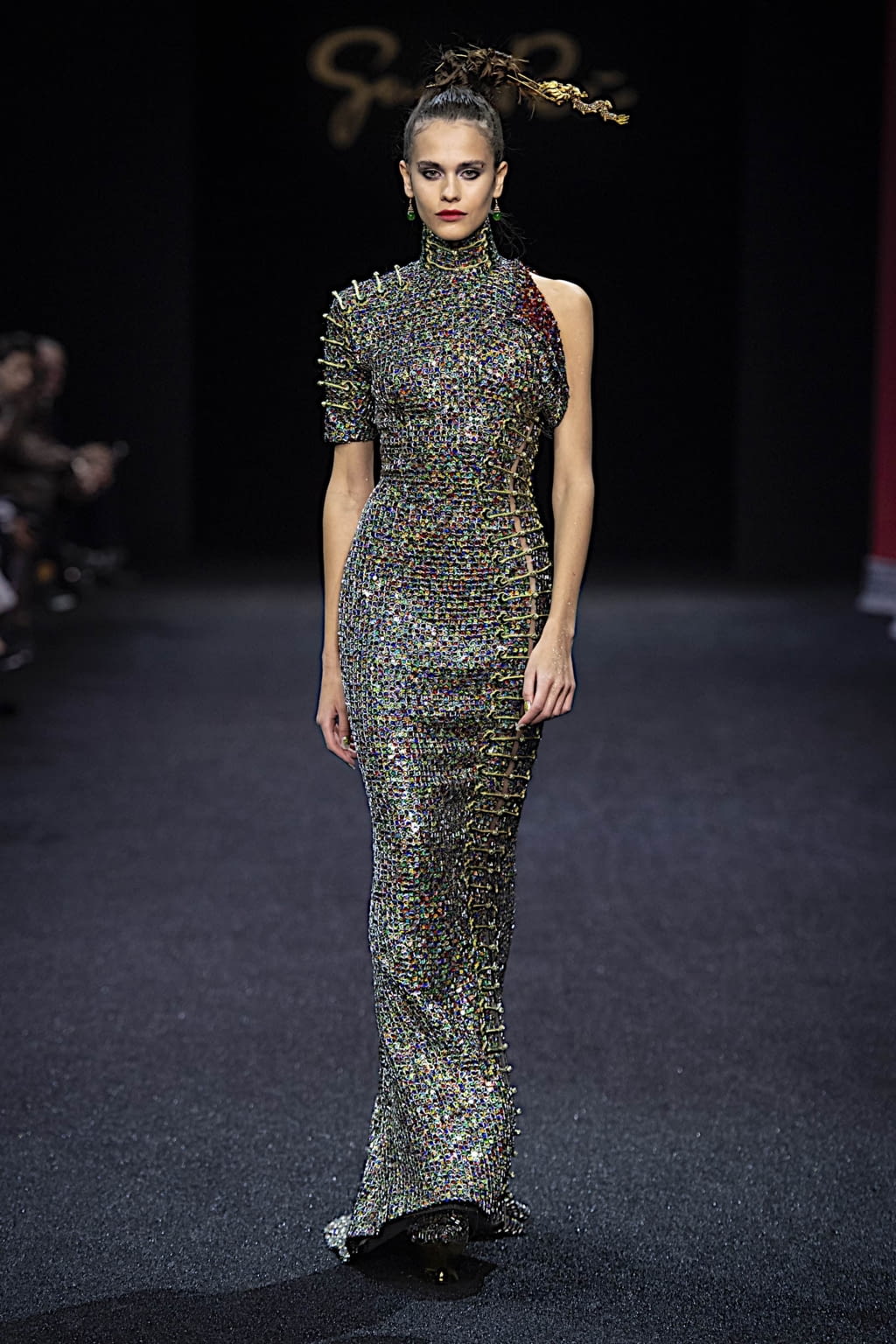 Fashion Week Paris Spring/Summer 2019 look 13 de la collection Guo Pei couture