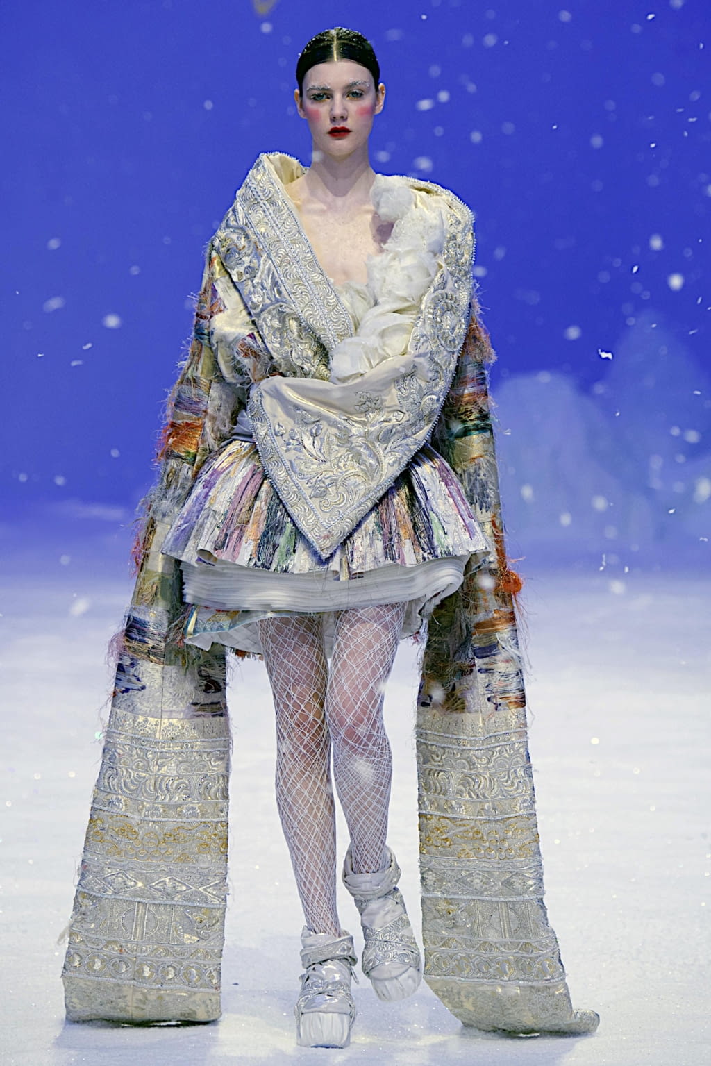 Fashion Week Paris Spring/Summer 2020 look 2 de la collection Guo Pei couture