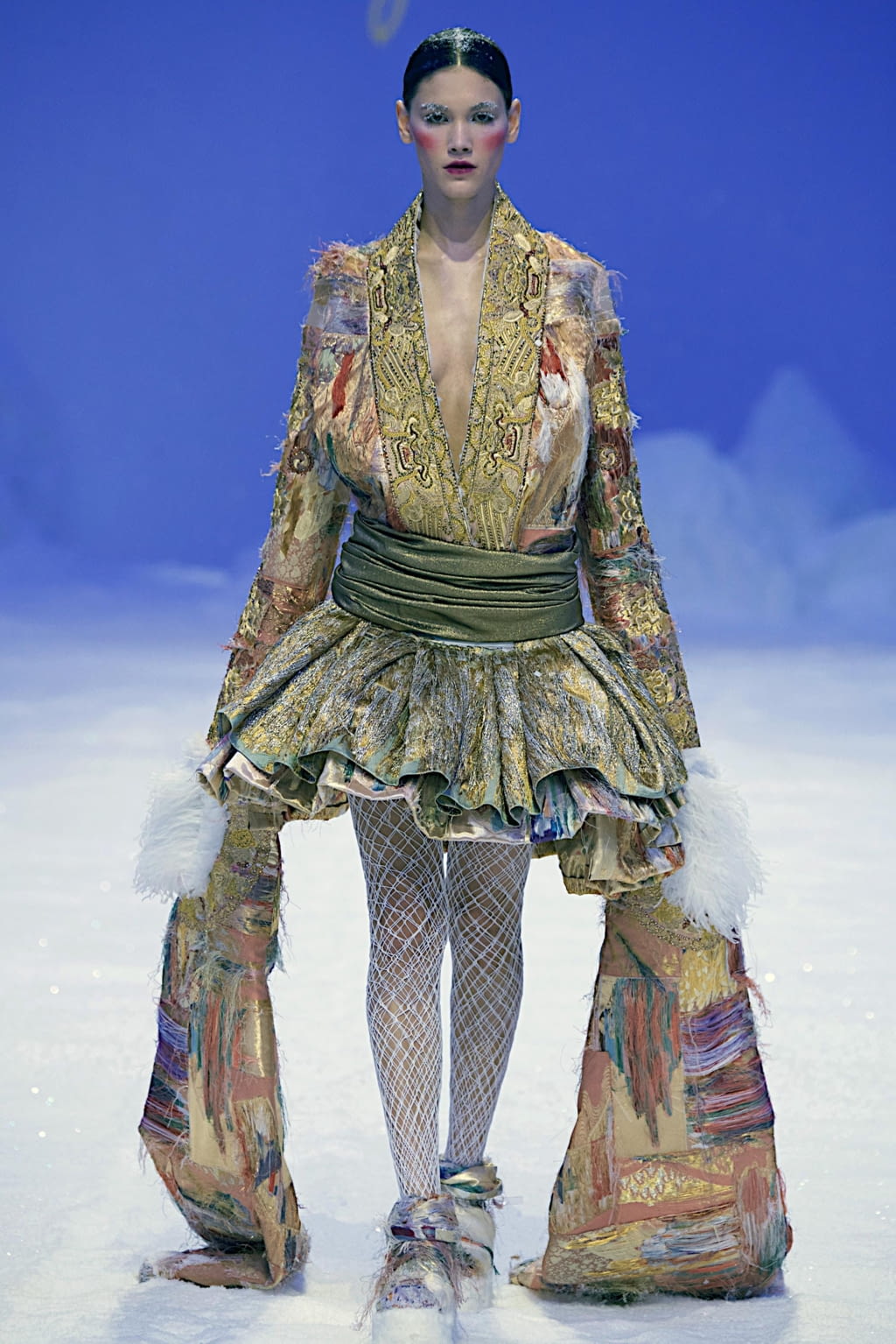 Fashion Week Paris Spring/Summer 2020 look 10 from the Guo Pei collection 高级定制