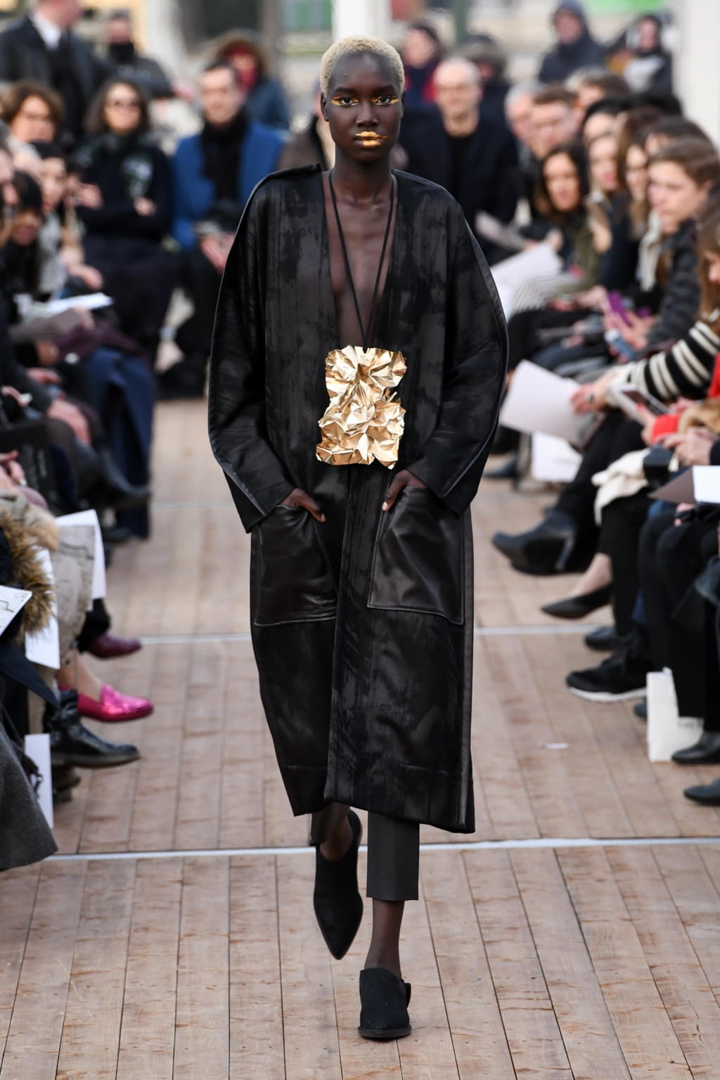 Fashion Week Paris Fall/Winter 2018 look 11 from the Guy Laroche collection 女装