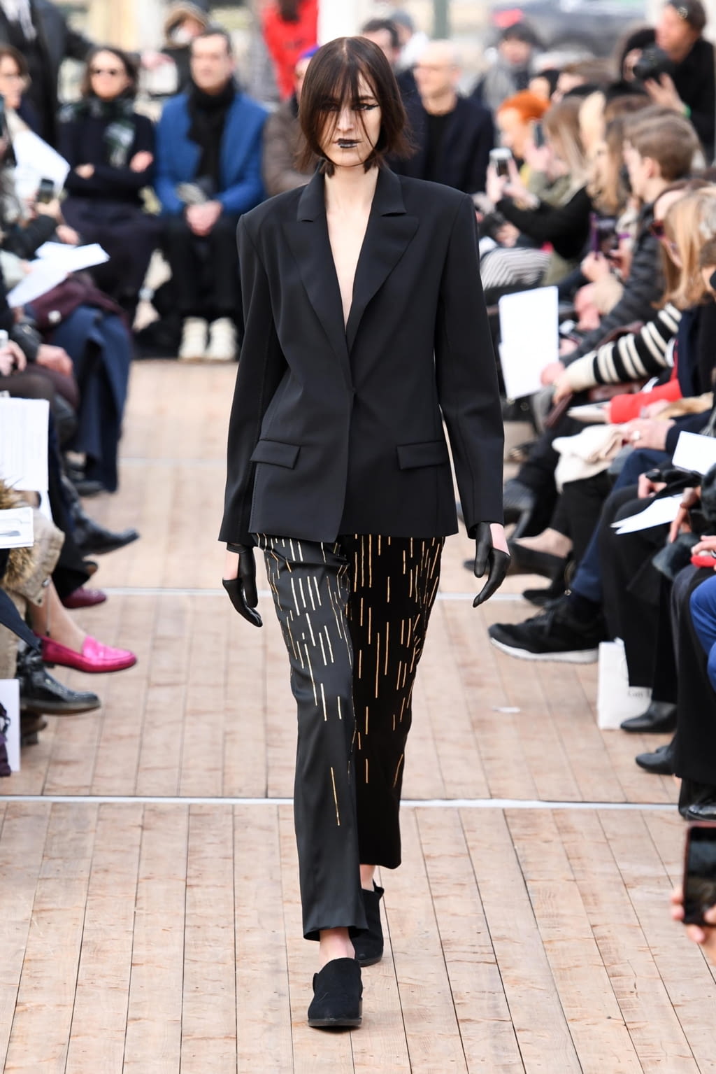 Fashion Week Paris Fall/Winter 2018 look 31 from the Guy Laroche collection 女装