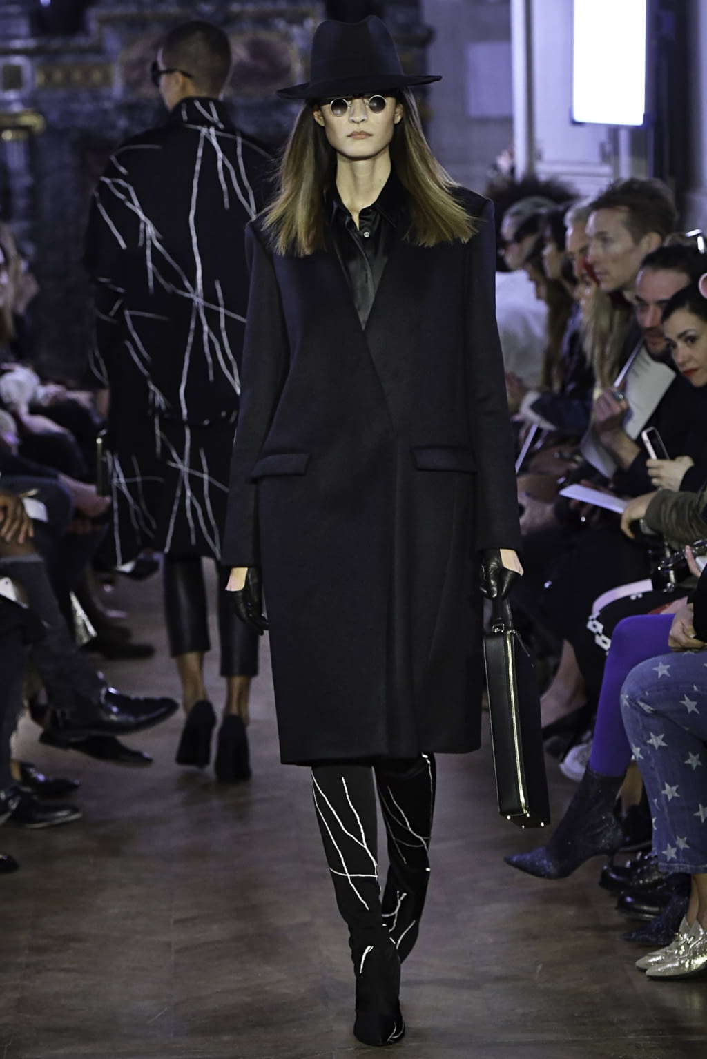 Fashion Week Paris Fall/Winter 2019 look 7 de la collection Guy Laroche womenswear