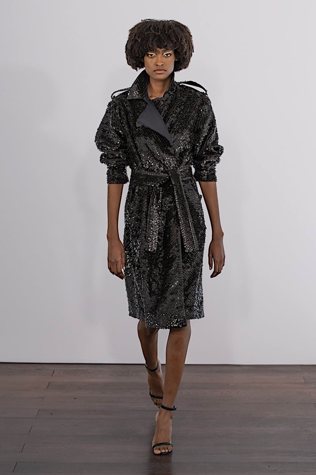 Fashion Week Paris Fall/Winter 2020 look 6 de la collection Guy Laroche womenswear