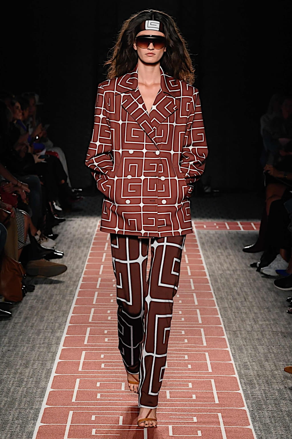 Fashion Week Paris Spring/Summer 2020 look 15 from the Guy Laroche collection womenswear