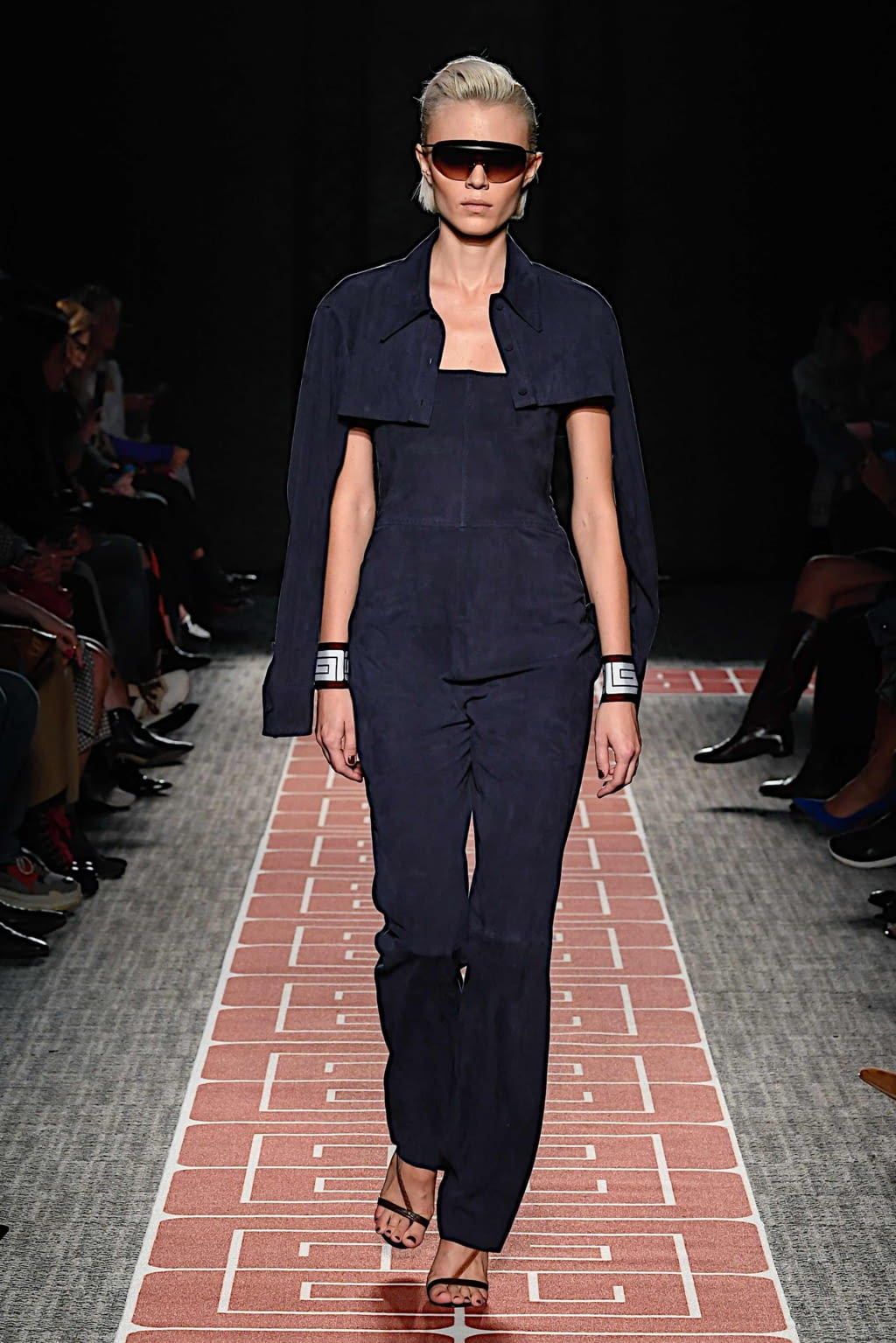 Fashion Week Paris Spring/Summer 2020 look 22 from the Guy Laroche collection 女装