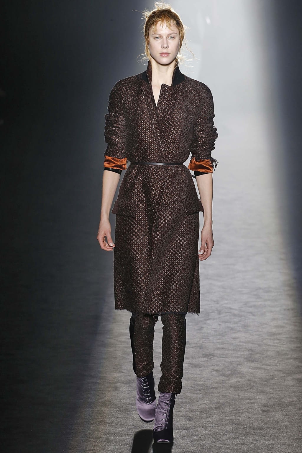 Fashion Week Paris Fall/Winter 2018 look 20 from the Haider Ackermann collection womenswear