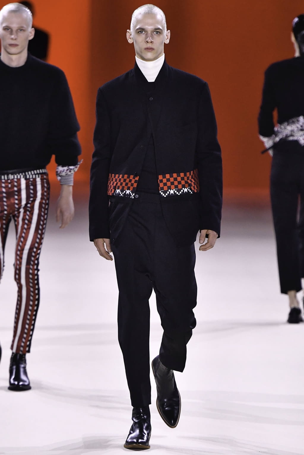 Fashion Week Paris Fall/Winter 2019 look 3 de la collection Haider Ackermann menswear